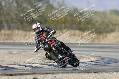 media/Dec-01-2025-Moto Forza (Mon) [[2daa91e15f]]/2-Intermediate Group/Session 3 (Turn 3)/